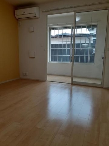 プラシード．ブレッザの内装|明るい色調の室内です