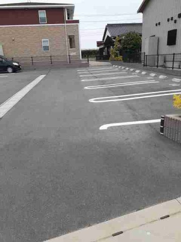 プラシード．ブレッザの駐車場|駐車場に車を止められます