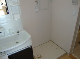 【内装】 | Lira Cuore | 洗濯機置場