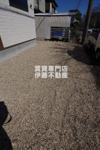 DEVELD辻本通の駐車場