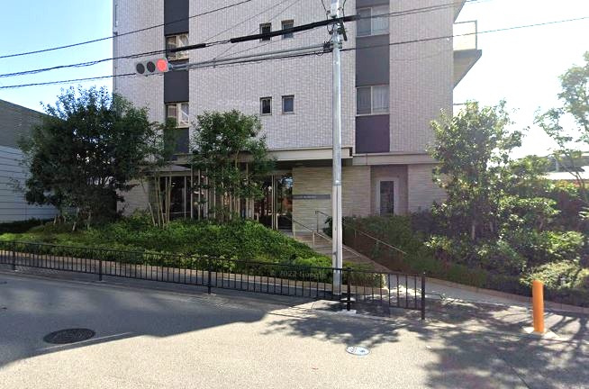 カサーレ和泉中央のエントランス