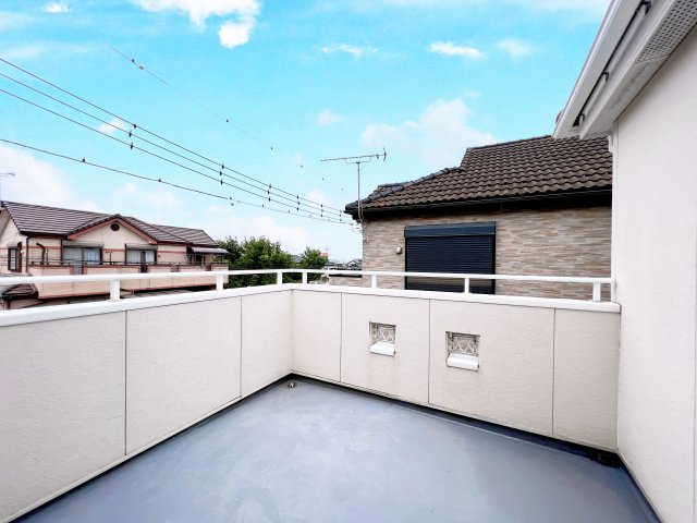 藤岡市上栗須　中古住宅の駐車場