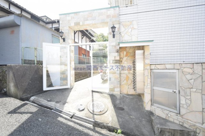 【エントランス】 | 石切ＣＴスクエア