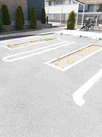 サンリット　ガーデン　Ⅱの駐車場|駐車場に車を止められます