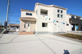 【外観】 | 【6号棟】南西角地の陽当り良好な4LDK新築住宅☆