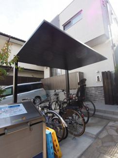 【その他共用部分】 | 駐輪場は屋根付き！大切な自転車を雨から守ります！