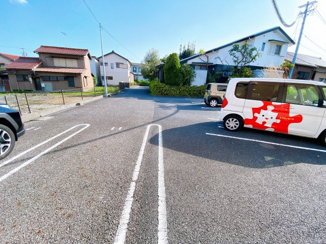メープルハウスの駐車場