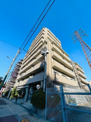 【外観】 | ダイアパレス今福鶴見 | ○3方角部屋！玄関前ポーチあり
●2022年7月リフォーム済み
○周辺環境充実！生活至便な立地です