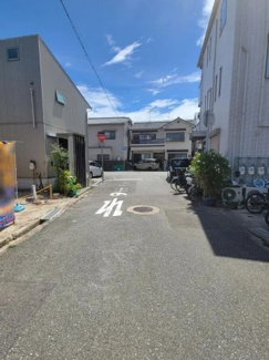 【前面道路含む現地写真】
