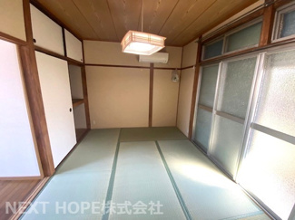 【和室】 | 尼崎市大庄西町３丁目中古戸建 | 1階和室６帖です♪掃き出し窓からの採光もあり、明るく落ち着いた室内です(^^)