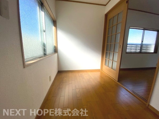 【内装】 | 尼崎市大庄西町３丁目中古戸建 | 階段を上っていただくと広いホールがございます♪