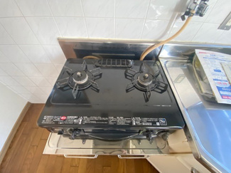 【キッチン】 | 尼崎市大庄西町３丁目中古戸建 | キッチンにはガスコンロが設けられております♪