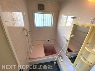 【浴室】 | 尼崎市大庄西町３丁目中古戸建 | 浴室です♪一日の疲れを癒してくれます！窓もあるので換気も十分に行えます♪