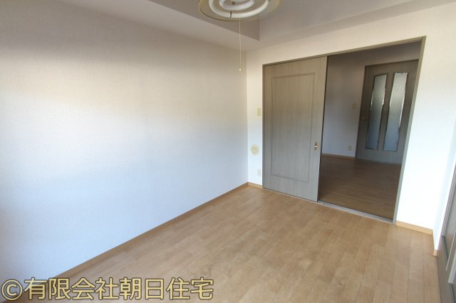 ヒューマンズウェル広本町の洋室