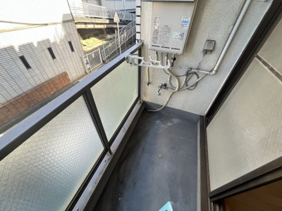 【バルコニー】 | ORG EAST 1 | 外からの目が気にならないバルコニーで洗濯物が干せます