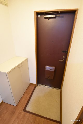 グリーンヒル江坂　仲介手数料無料の玄関