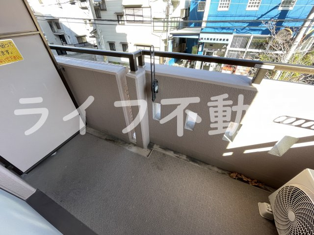 プリムヴェールのバルコニー|外からの目が気にならないバルコニーで洗濯物が干せます