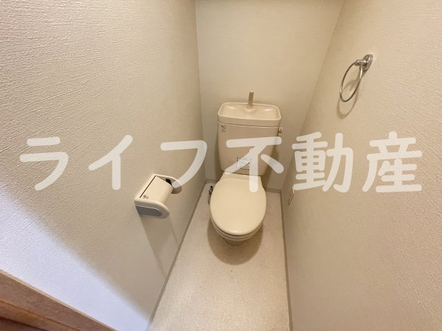 プリムヴェールのトイレ|落ち着いた色調のトイレです