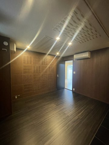 中央区姥ケ山3丁目　中古戸建の洋室|防音室があります。在宅ワークや音楽好きな方、楽器を習っている方は魅力的です。