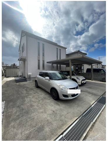 中央区姥ケ山3丁目　中古戸建の駐車場|カーポートもあり、冬場も安心して駐車可能です。