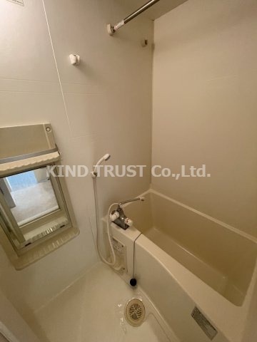 ロイヤルメゾン西天満の浴室|ゆったり過ごせるお風呂です