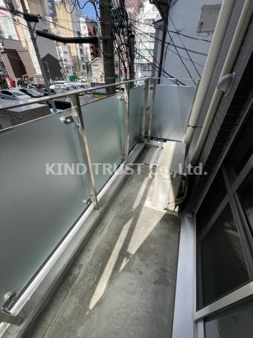 ロイヤルメゾン西天満のバルコニー|暖かな日差しのふりそそぐバルコニー