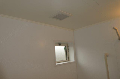 【浴室】 | レジデンス平田 | 浴室窓・換気扇