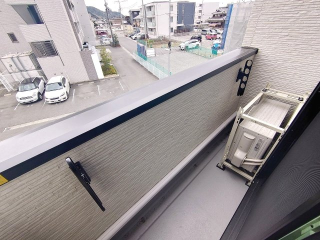 レガーロ阿保イーストのバルコニー