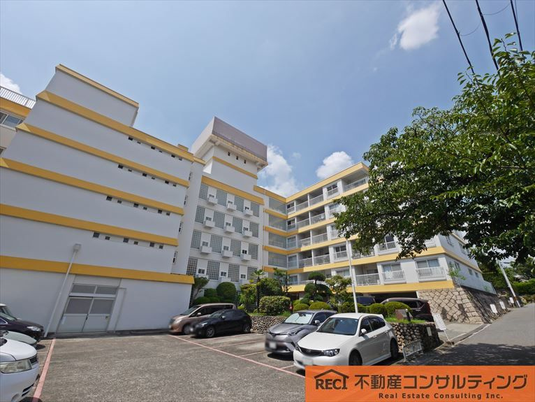 芦屋ロイヤルハイツの外観