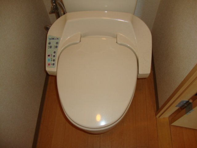 Ｕｒｂａｎ Ｋｎｏｌｌ（アーバン ノール）【キャッシュバック対象物件】のトイレ|シャワー付トイレ