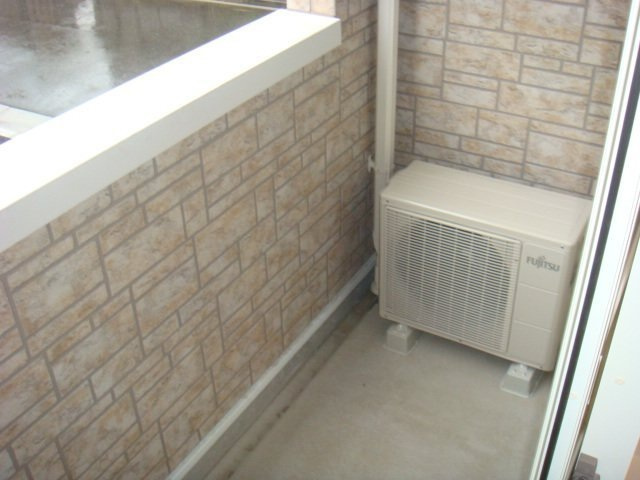 【バルコニー】 | 暖かな日差しのふりそそぐバルコニー