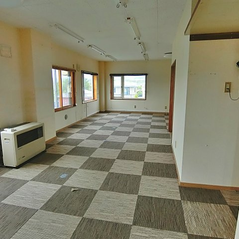 共同ビルのロビー