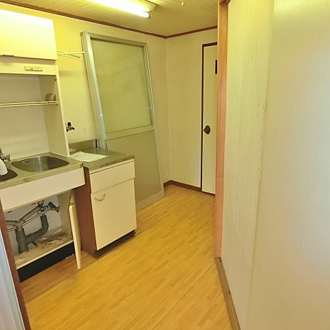 共同ビルの居間・リビング