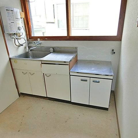 共同ビルのキッチン