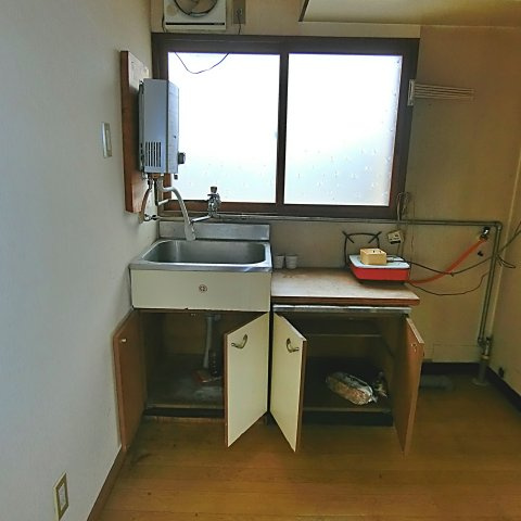 共同ビルのロビー