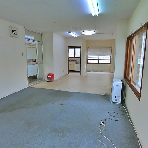 共同ビルのロビー