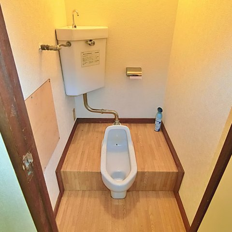 共同ビルのトイレ