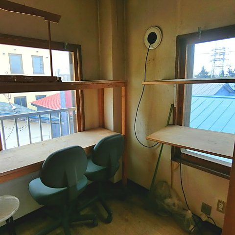 共同ビルの内装