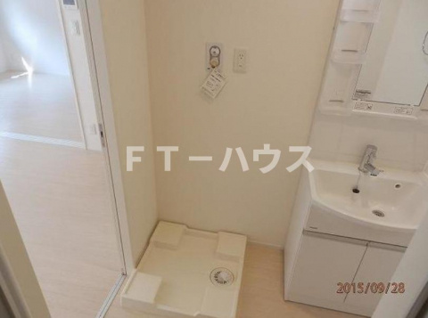 シャイン・グローヴのその他