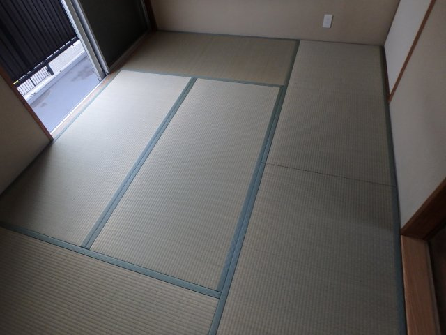 東町コーポの和室