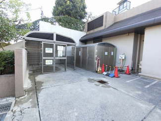 【その他共用部分】 | 敷地内ゴミ置き場です。