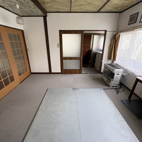 室蘭市常盤町１０－５戸建の居間・リビング