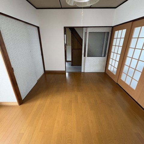室蘭市常盤町１０－５戸建の洋室
