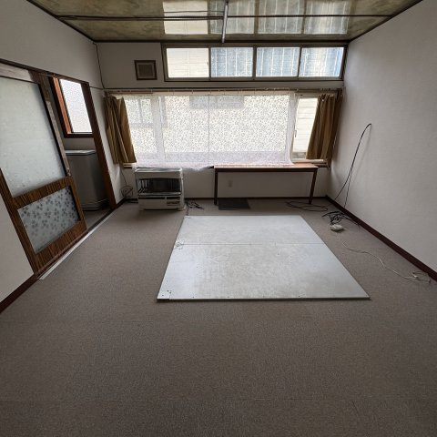 室蘭市常盤町１０－５戸建の居間・リビング