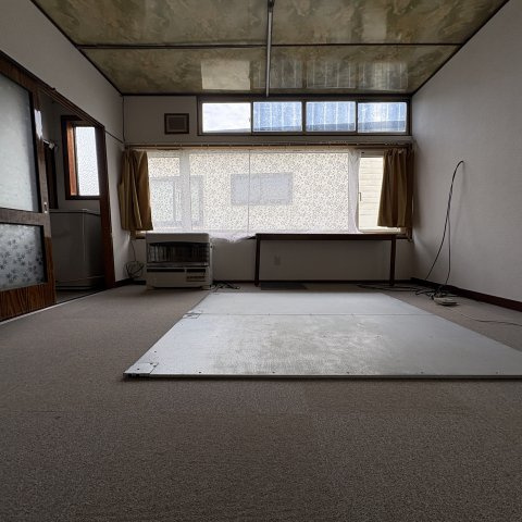 室蘭市常盤町１０－５戸建の居間・リビング