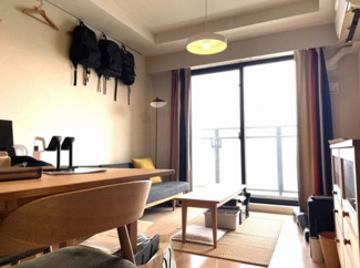 【外観】 | 【 Living　room 】
木の暖かさを感じられ、団欒とした生活を送ることができるリビングルーム。気持ちのいい日の光の下、ゆっくりとしたくつろげる時間を楽しみませんか？