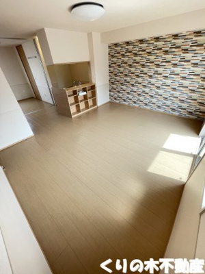 【居間・リビング】 | ラポール山路 | ゆったりとした居間です