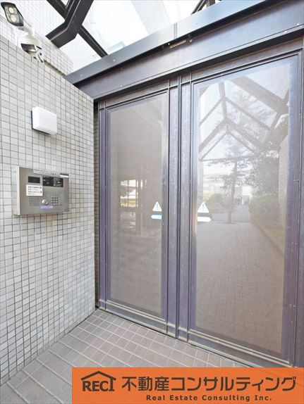 パーク・ハイム芦屋翠ヶ丘のエントランス