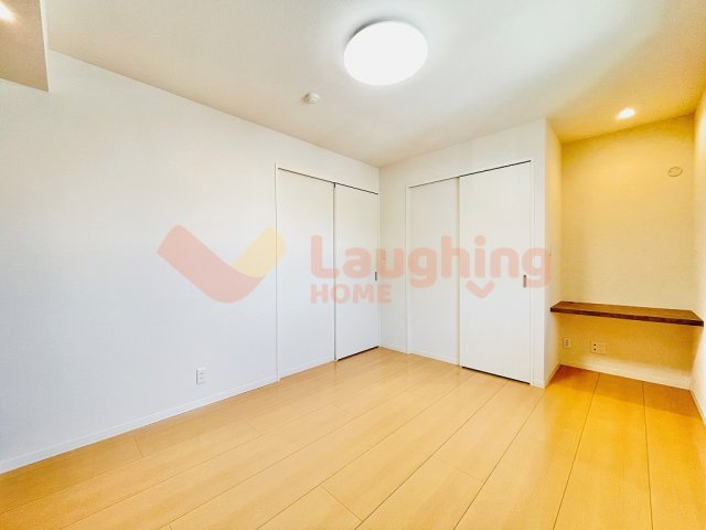 ヴィルヌーブ諏訪野 N棟の居間・リビング|写真は同じN棟の別タイプのお部屋です☆