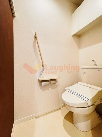 ヴィルヌーブ諏訪野 N棟のトイレ|写真は同じN棟の別タイプのお部屋です☆
